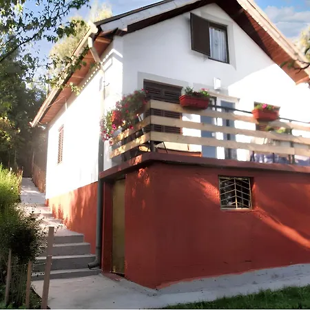 Tatil Evi Cozy House In With Garden Jazvine