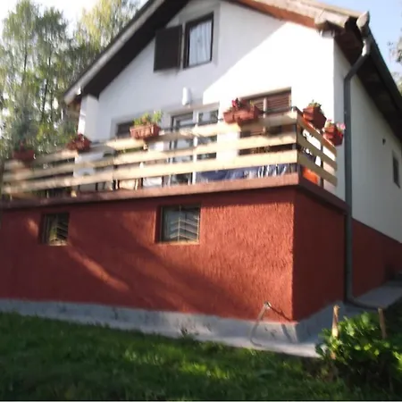 Cozy House In With Garden Jazvine